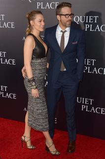 Blake Lively feet photo thumbnail