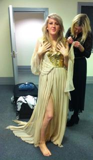 Ellie Goulding feet photo thumbnail