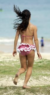 Evangeline Lilly feet photo thumbnail