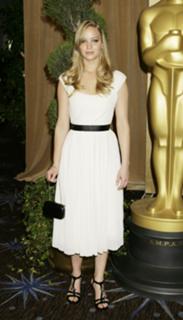 Jennifer Lawrence feet photo thumbnail