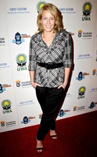 Chelsea Handler feet photo thumbnail