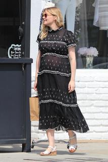 Kirsten Dunst feet photo thumbnail