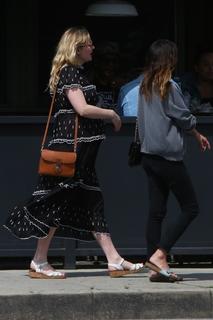Kirsten Dunst feet photo thumbnail