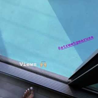 Amanda Saccomanno feet photo thumbnail