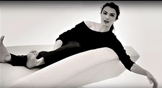 Rachel Weisz feet photo thumbnail