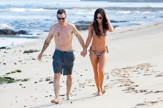 Megan Fox feet photo thumbnail
