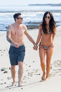 Megan Fox feet photo thumbnail