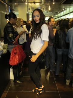 Ashley Madekwe feet photo thumbnail