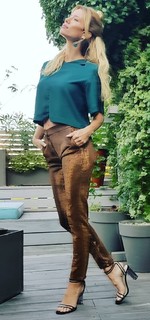 Nicole Neumann feet photo thumbnail