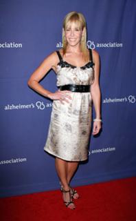 Chelsea Handler feet photo thumbnail