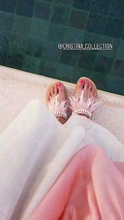 Cristina Ferreira feet photo thumbnail