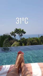 Cristina Ferreira feet photo thumbnail