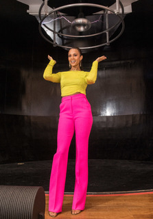 Alesha Dixon feet photo thumbnail