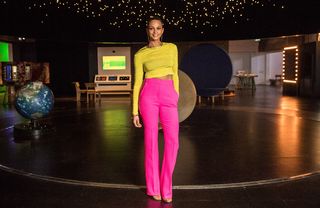 Alesha Dixon feet photo thumbnail