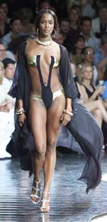 Naomi Campbell feet photo thumbnail