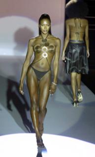 Naomi Campbell feet photo thumbnail