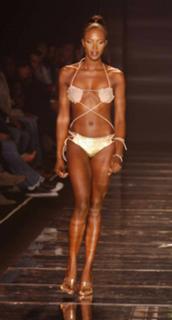 Naomi Campbell feet photo thumbnail