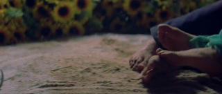 Kareena Kapoor feet photo thumbnail