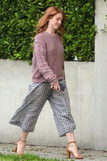 Julianne Hough feet photo thumbnail