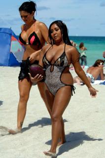 Nicole Polizzi feet photo thumbnail