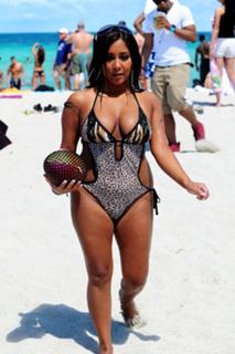 Nicole Polizzi feet photo thumbnail