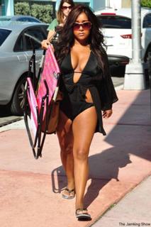 Nicole Polizzi feet photo thumbnail