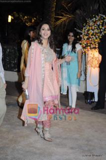Madhuri Dixit feet photo thumbnail