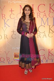 Madhuri Dixit feet photo thumbnail