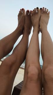 Naomi Watts feet photo thumbnail