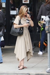 Selma Blair feet photo thumbnail