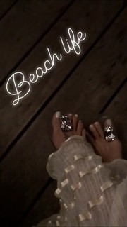 Brooke Burke feet photo thumbnail