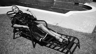 Zoe Saldana feet photo thumbnail