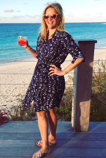 Reese Witherspoon feet photo thumbnail