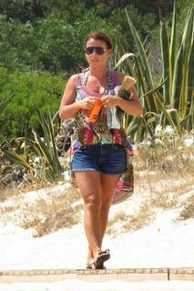 Coleen Rooney feet photo thumbnail