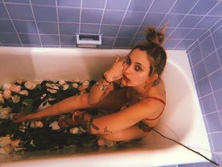 Paris Jackson feet photo thumbnail