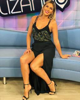 Lívia Andrade feet photo thumbnail