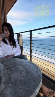 Lea Michele feet photo thumbnail
