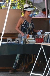 Nicole Scherzinger feet photo thumbnail