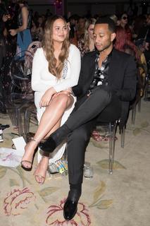 Chrissy Teigen feet photo thumbnail