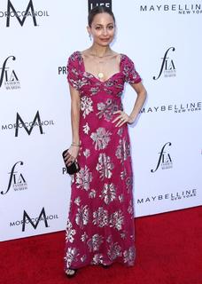 Nicole Richie feet photo thumbnail