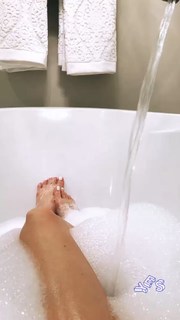 Nastia Liukin feet photo thumbnail