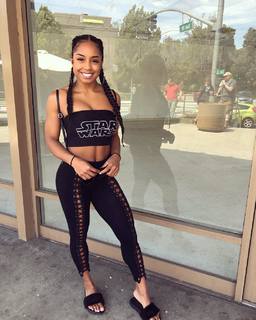 Qimmah Russo feet photo thumbnail