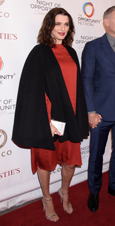 Rachel Weisz feet photo thumbnail