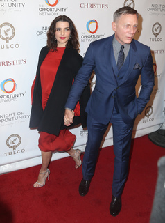 Rachel Weisz feet photo thumbnail
