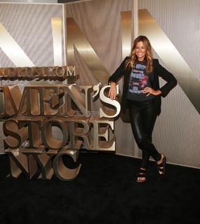Kelly Bensimon feet photo thumbnail