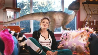 Bella Thorne feet photo thumbnail