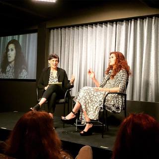 Debra Messing feet photo thumbnail
