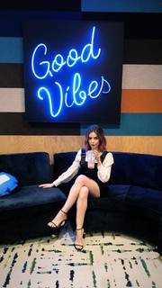Lucy Hale feet photo thumbnail