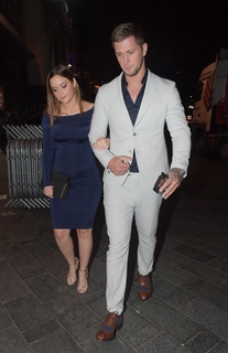 Jacqueline Jossa feet photo thumbnail