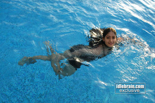 Ileana D'Cruz feet photo thumbnail